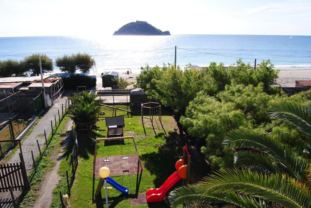 Residence Riviera Albenga Phòng bức ảnh